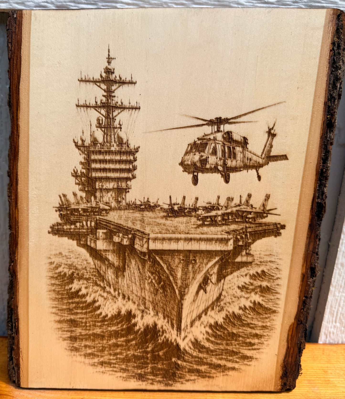 Plaque Live Edge Rectangular - Carrier with Helicopter