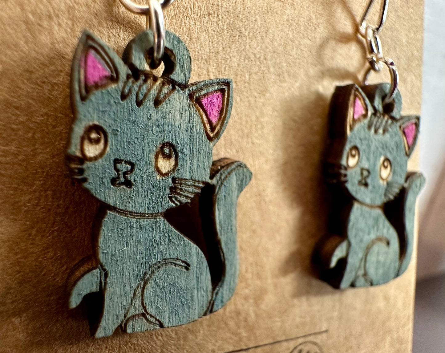 Wooden Engraved Dangle Earrings - Gray Cat