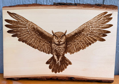 Plaque Live Edge Rectangular - Owl with Wings Spread