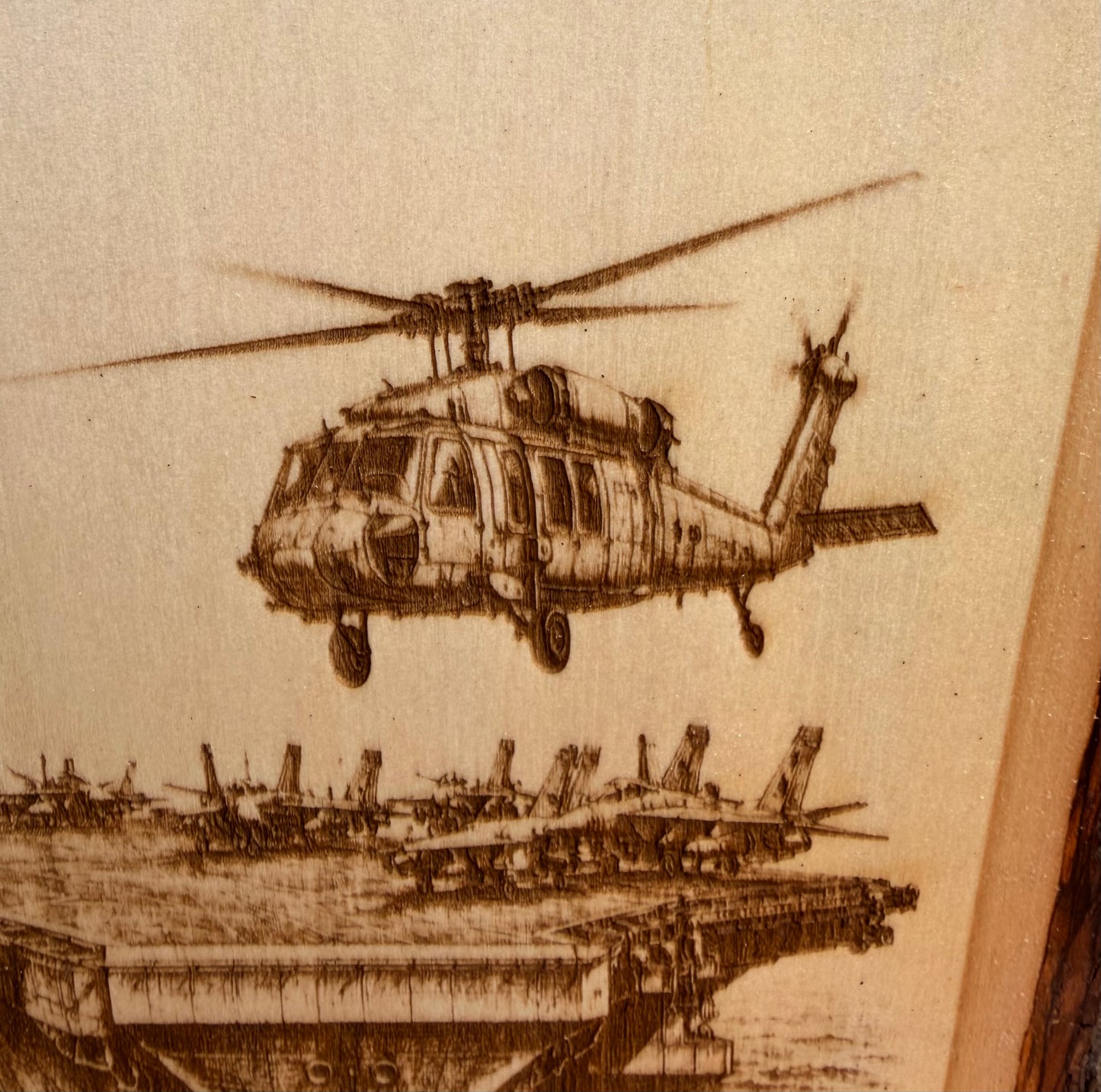Plaque Live Edge Rectangular - Carrier with Helicopter