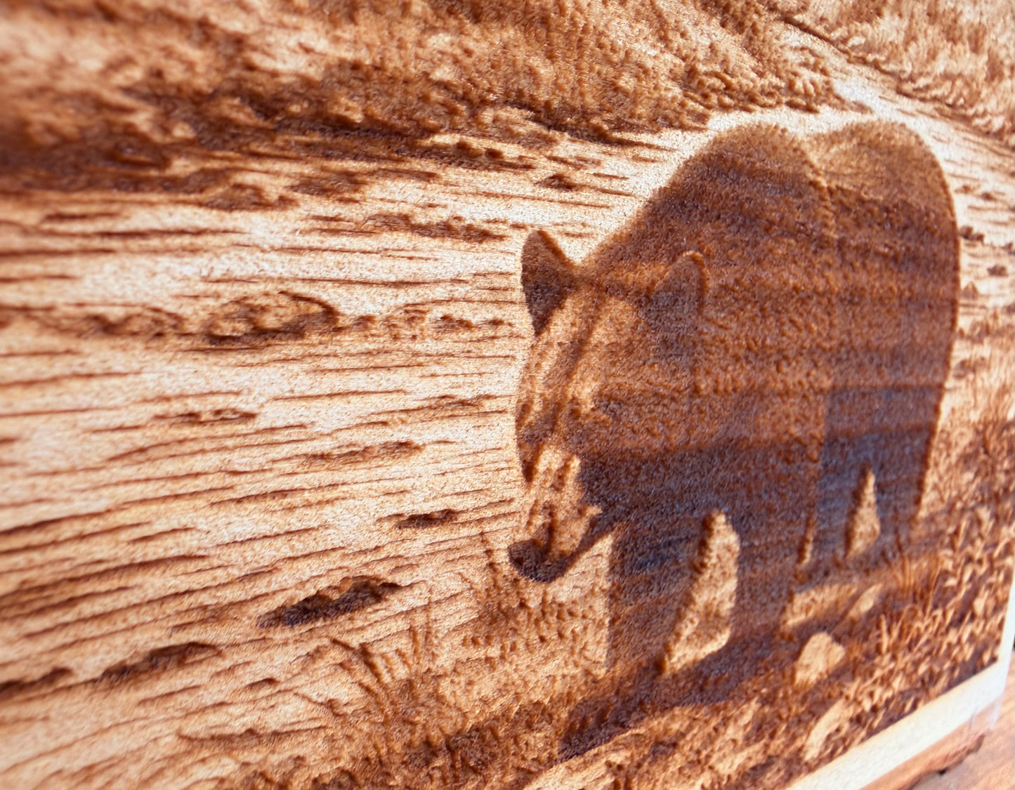 Plaque Live Edge Rectangular - Bear Near Log Cabin