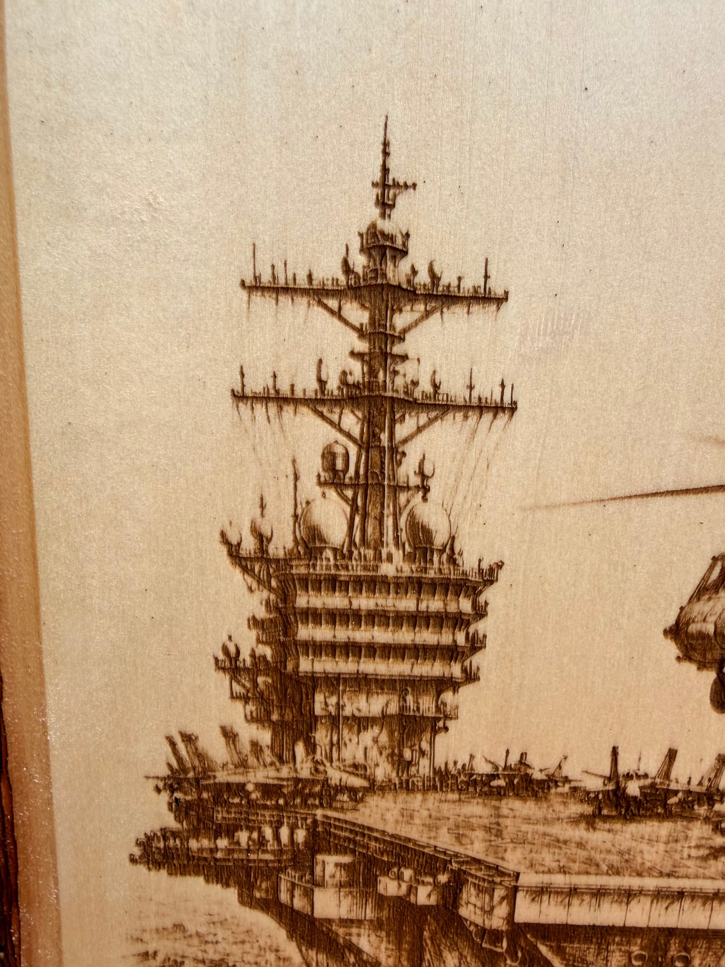 Plaque Live Edge Rectangular - Carrier with Helicopter