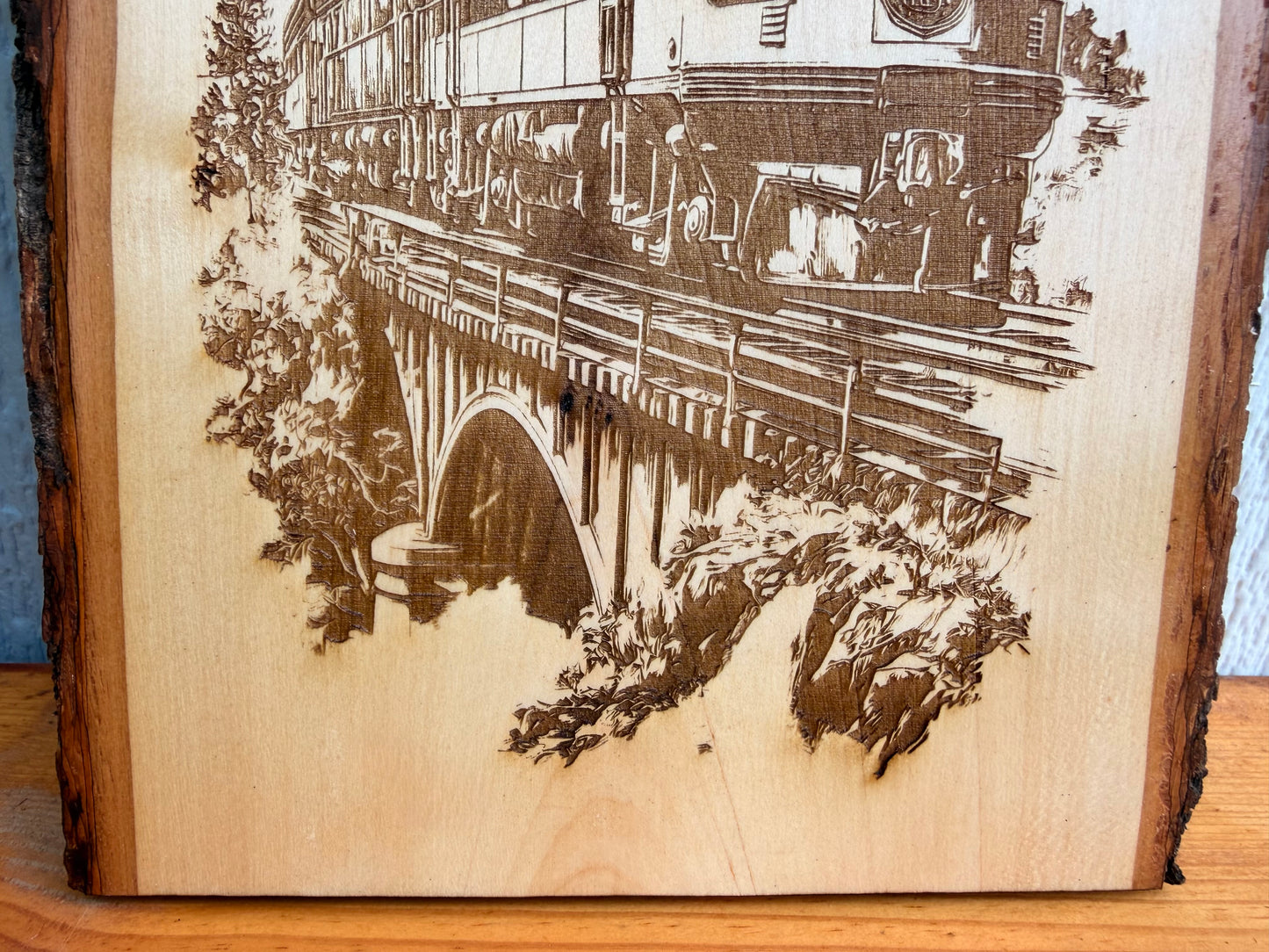 Plaque Live Edge Rectangular - Train 1810 on Bridge