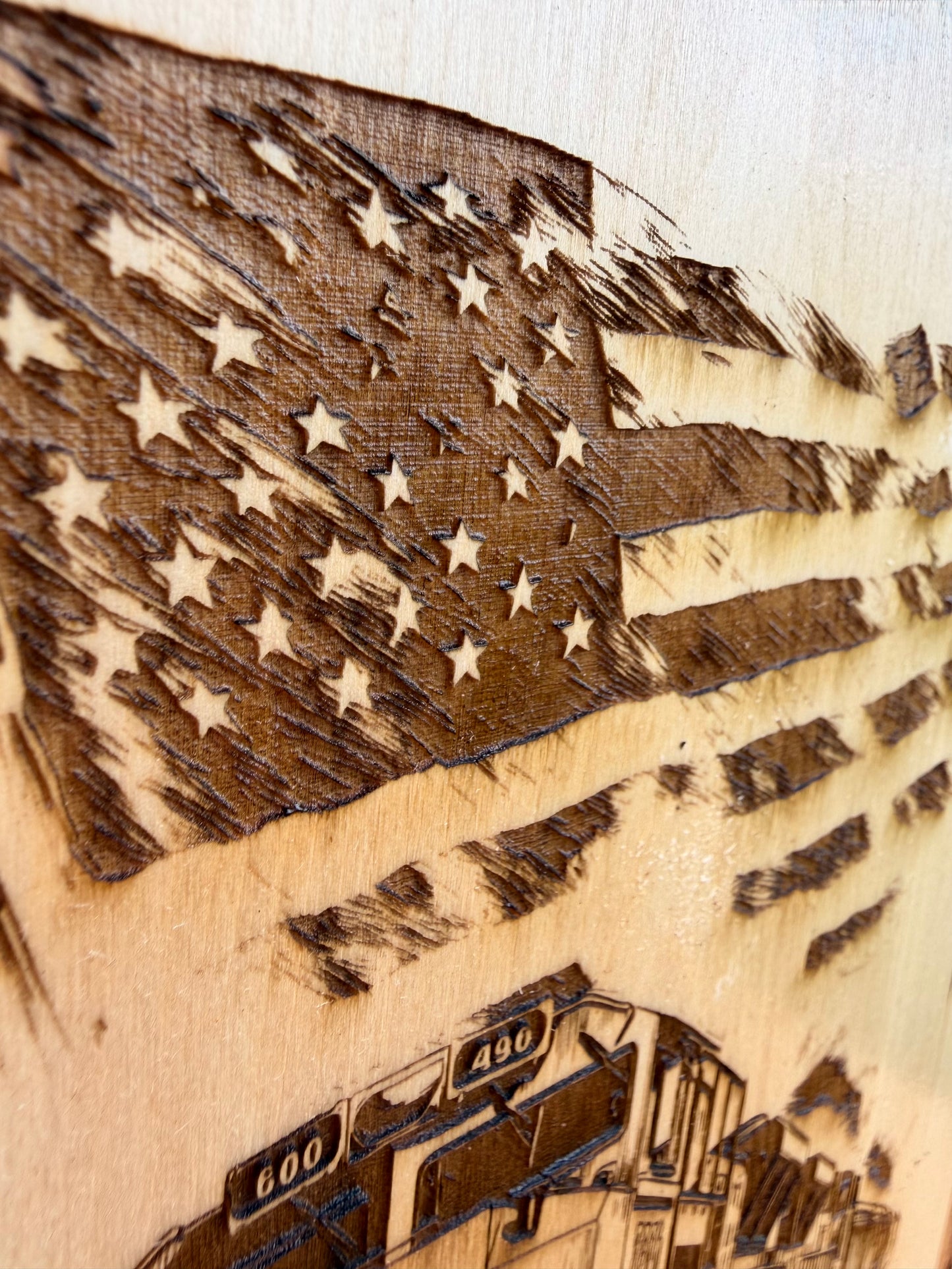 Plaque Live Edge Rectangular - Train 490 with Flag and Tracks