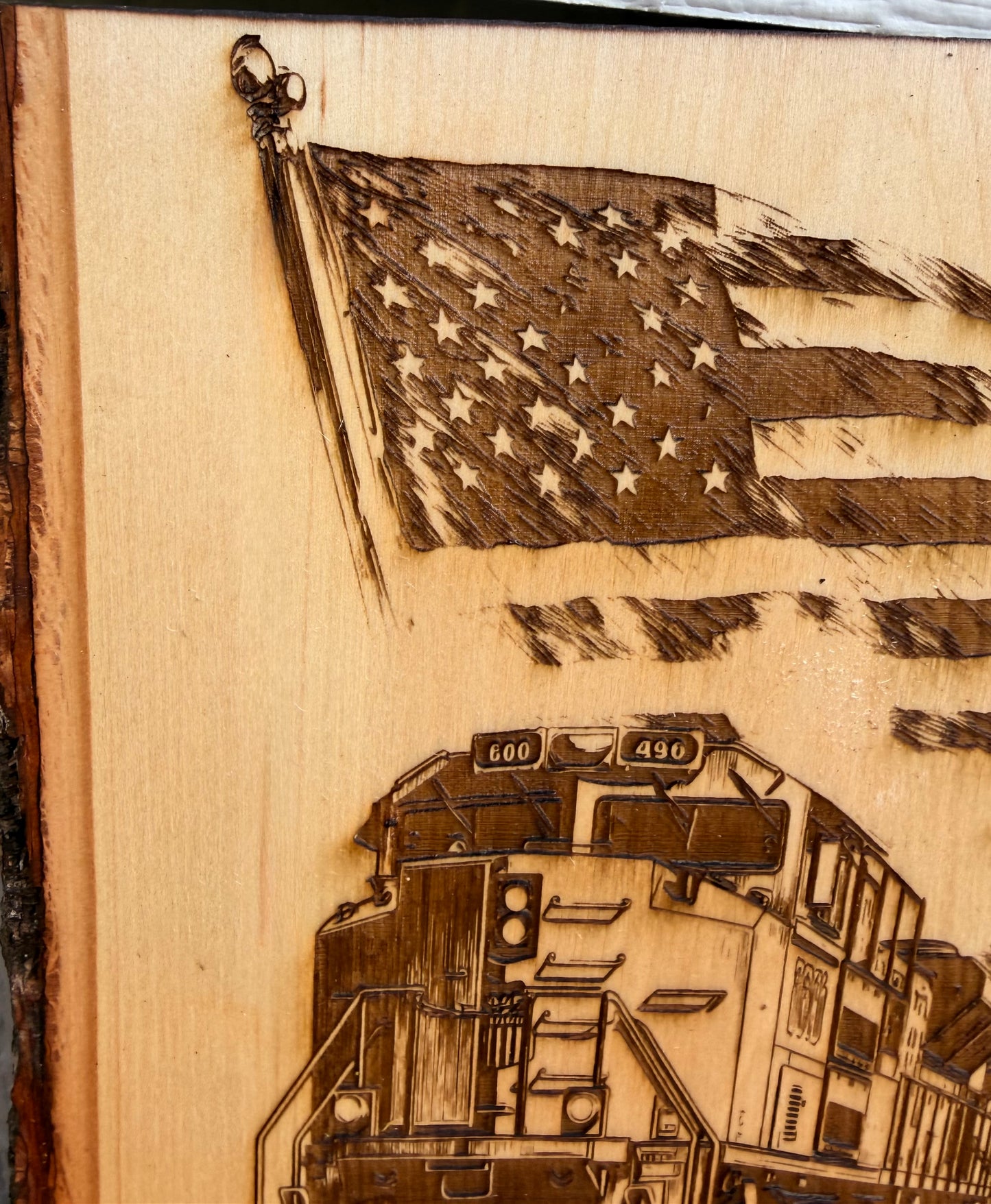 Plaque Live Edge Rectangular - Train 490 with Flag and Tracks