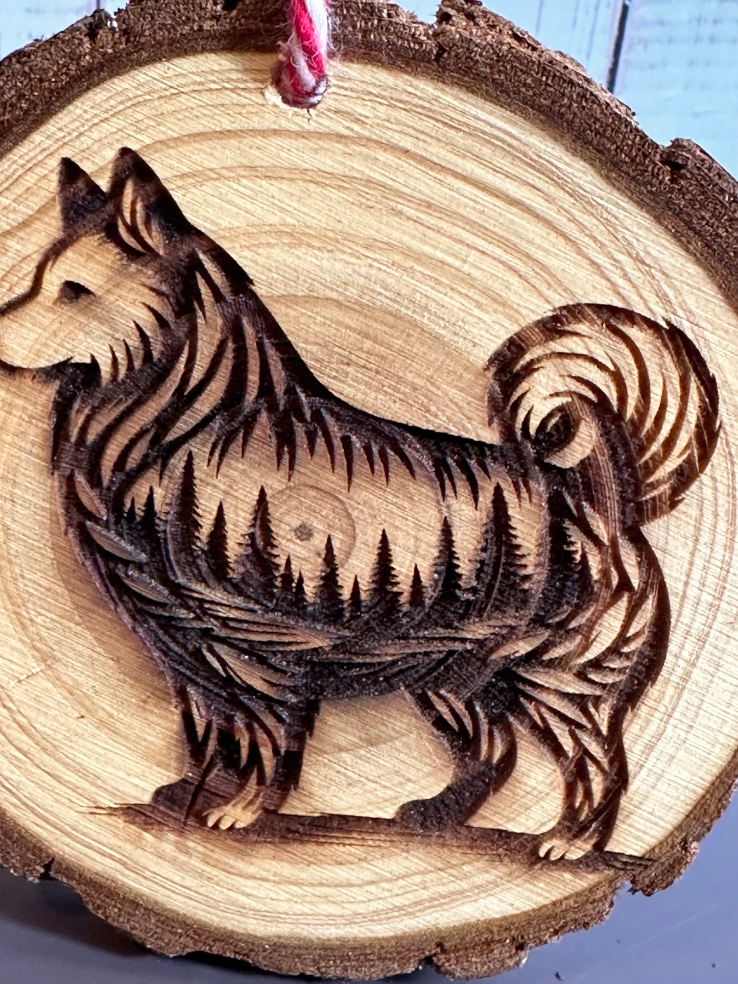 Engraved Live Edge Wooden Round Ornament - Husky with Inner Wilderness Scene